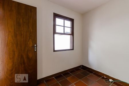 Casa à venda com 163m², 2 quartos e 2 vagasQuarto de Serviço