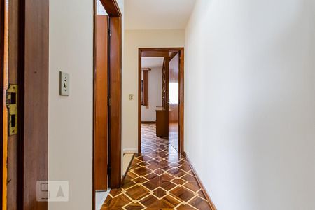 Corredor de casa à venda com 2 quartos, 163m² em Vila Santo Estefano, São Paulo