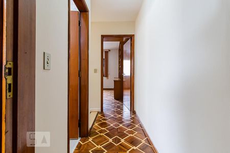 Corredor de casa à venda com 2 quartos, 163m² em Vila Santo Estefano, São Paulo