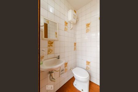 Casa à venda com 163m², 2 quartos e 2 vagasBanheiro de Serviço