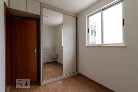 Quarto 1 de apartamento para alugar com 2 quartos, 38m² em Sagrada Família, Belo Horizonte