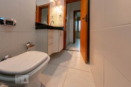 Casa de condomínio à venda com 68m², 2 quartos e 1 vagaBanheiro Social