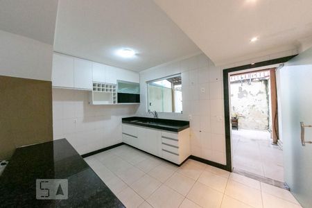 Casa de condomínio à venda com 68m², 2 quartos e 1 vagaCozinha