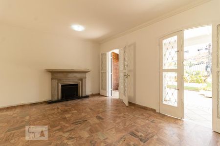 Sala de casa à venda com 5 quartos, 300m² em Cambuci, São Paulo