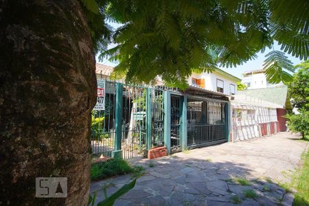 Casa à venda com 250m², 4 quartos e 2 vagasFachada da casa