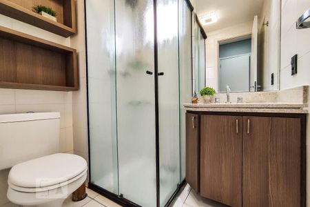 Apartamento à venda com 136m², 2 quartos e 2 vagas Apartamento à venda com 136m², 2 quartos e 2 vagasBanheiro da Suíte