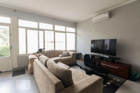 Sala  de casa à venda com 3 quartos, 125m² em Vila Canero, São Paulo