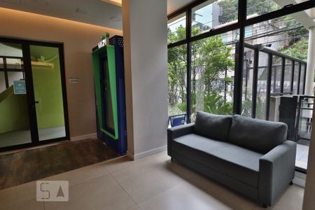Apartamento para alugar com 70m², 2 quartos e 1 vagaHall