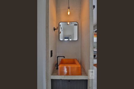 Lavabo de apartamento para alugar com 2 quartos, 70m² em Pinheiros, São Paulo