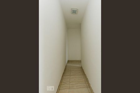 Corredor de apartamento para alugar com 2 quartos, 53m² em Tingui, Curitiba