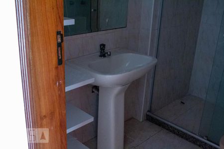Apartamento à venda com 80m², 2 quartos e 1 vaga Apartamento à venda com 80m², 2 quartos e 1 vagaBanheiro