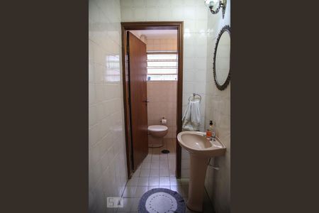 Casa à venda com 240m², 3 quartos e 4 vagasLavabo