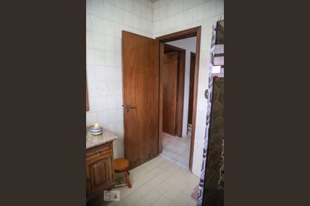 Casa à venda com 240m², 3 quartos e 4 vagasBanheiro Corredor