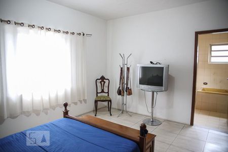 Casa à venda com 240m², 3 quartos e 4 vagasSuíte