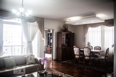 Apartamento à venda com 240m², 3 quartos e 3 vagasSala