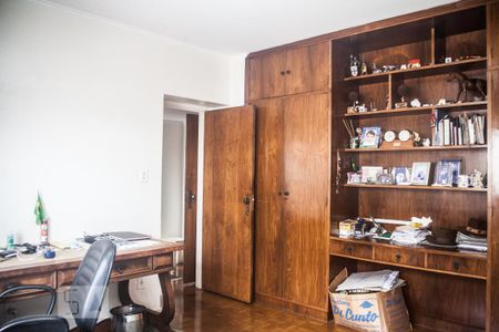 Apartamento à venda com 240m², 3 quartos e 3 vagasEscritório