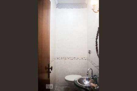 Apartamento à venda com 240m², 3 quartos e 3 vagasLavabo