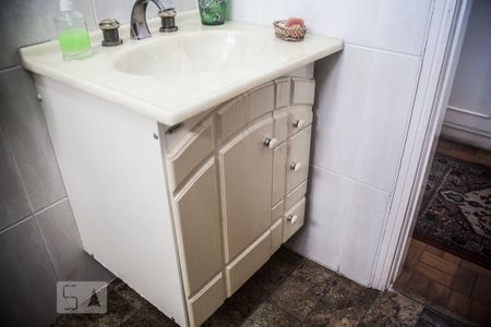 Apartamento à venda com 240m², 3 quartos e 3 vagasDetalhe do banheiro