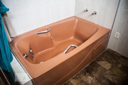 Apartamento à venda com 240m², 3 quartos e 3 vagasDetalhe do banheiro