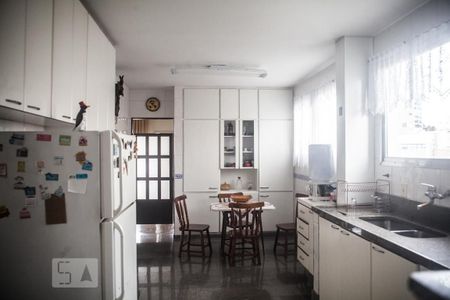 Apartamento à venda com 240m², 3 quartos e 3 vagasCozinha