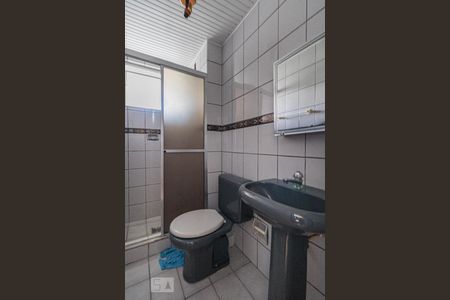 Banheiro de apartamento à venda com 1 quarto, 55m² em Jardim Itu Sabará, Porto Alegre