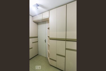 Apartamento à venda com 70m², 2 quartos e 1 vaga Apartamento à venda com 70m², 2 quartos e 1 vagaQuarto de Serviço