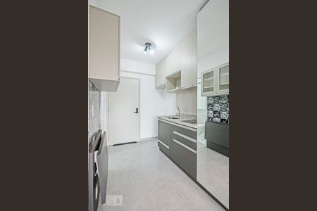 Cozinha de kitnet/studio para alugar com 1 quarto, 22m² em Jardim das Acácias, São Paulo