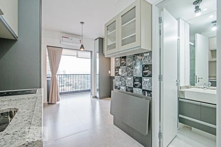 Cozinha de kitnet/studio para alugar com 1 quarto, 22m² em Jardim das Acácias, São Paulo