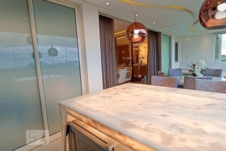 Apartamento à venda com 168m², 3 quartos e 3 vagas Apartamento à venda com 168m², 3 quartos e 3 vagasVaranda gourmet