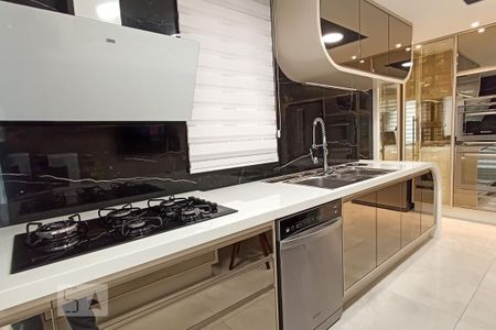 Apartamento à venda com 168m², 3 quartos e 3 vagas Apartamento à venda com 168m², 3 quartos e 3 vagasCozinha