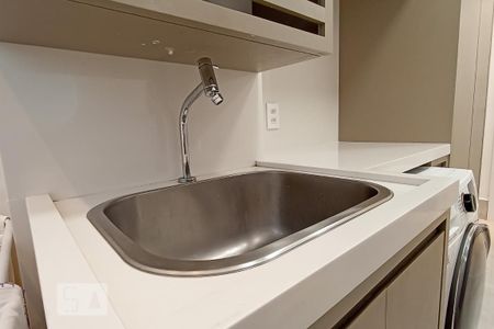 Apartamento à venda com 168m², 3 quartos e 3 vagas Apartamento à venda com 168m², 3 quartos e 3 vagasDetalhe área de serviço - Tanque