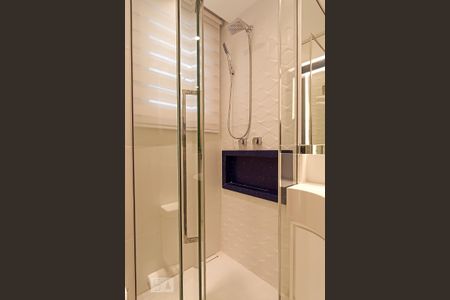 Apartamento à venda com 168m², 3 quartos e 3 vagas Apartamento à venda com 168m², 3 quartos e 3 vagasBanheiro suíte