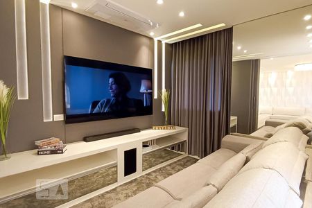 Apartamento à venda com 168m², 3 quartos e 3 vagas Apartamento à venda com 168m², 3 quartos e 3 vagasSala de TV