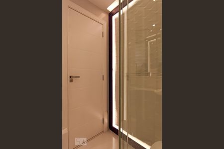 Apartamento à venda com 168m², 3 quartos e 3 vagas Apartamento à venda com 168m², 3 quartos e 3 vagasBanheiro suíte