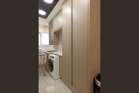 Apartamento à venda com 168m², 3 quartos e 3 vagas Apartamento à venda com 168m², 3 quartos e 3 vagasÁrea de serviço