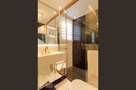 Apartamento à venda com 168m², 3 quartos e 3 vagas Apartamento à venda com 168m², 3 quartos e 3 vagasBanheiro suíte master