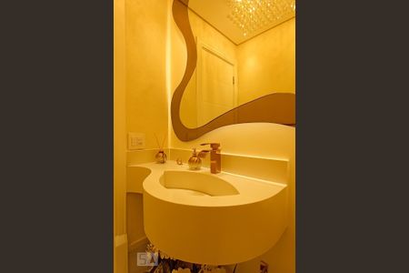 Apartamento à venda com 168m², 3 quartos e 3 vagas Apartamento à venda com 168m², 3 quartos e 3 vagasLavabo