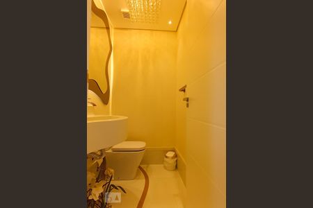 Apartamento à venda com 168m², 3 quartos e 3 vagas Apartamento à venda com 168m², 3 quartos e 3 vagasLavabo