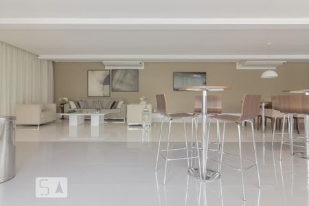 Apartamento à venda com 168m², 3 quartos e 3 vagas Apartamento à venda com 168m², 3 quartos e 3 vagasÁrea comum - Salão de festas