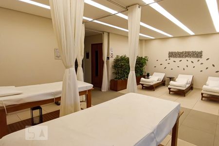 Apartamento à venda com 168m², 3 quartos e 3 vagas Apartamento à venda com 168m², 3 quartos e 3 vagasSpa e sauna