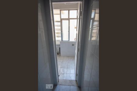 Banheiro de Serviço de apartamento para alugar com 2 quartos, 77m² em Tijuca, Rio de Janeiro