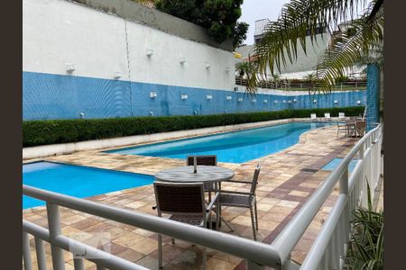 Apartamento à venda com 60m², 2 quartos e 1 vagaÁrea comum - Piscina