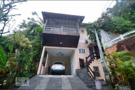 Casa de condomínio à venda com 1000m², 4 quartos e 2 vagasFachada