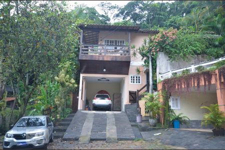 Casa de condomínio à venda com 1000m², 4 quartos e 2 vagasFachada
