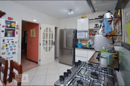 Casa de condomínio à venda com 1000m², 4 quartos e 2 vagasCozinha