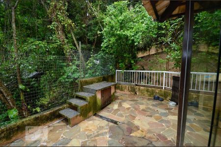 Casa de condomínio à venda com 1000m², 4 quartos e 2 vagasQuintal