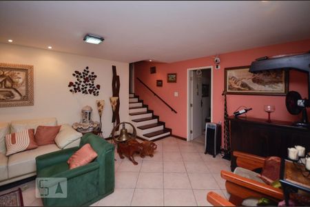 Sala de casa de condomínio à venda com 4 quartos, 1000m² em Badu, Niterói