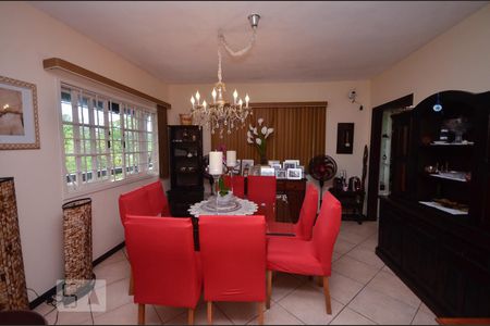 Sala de casa de condomínio à venda com 4 quartos, 1000m² em Badu, Niterói