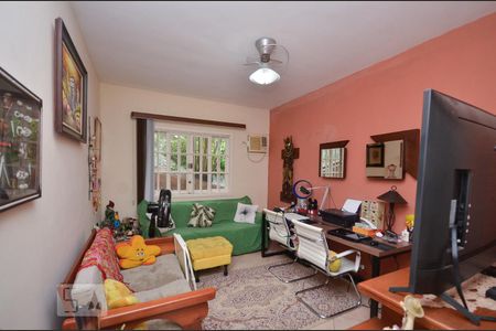 Sala de casa de condomínio à venda com 4 quartos, 1000m² em Badu, Niterói