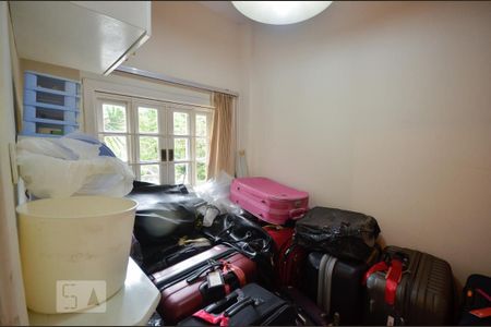 Casa de condomínio à venda com 1000m², 4 quartos e 2 vagasQuarto de Serviço